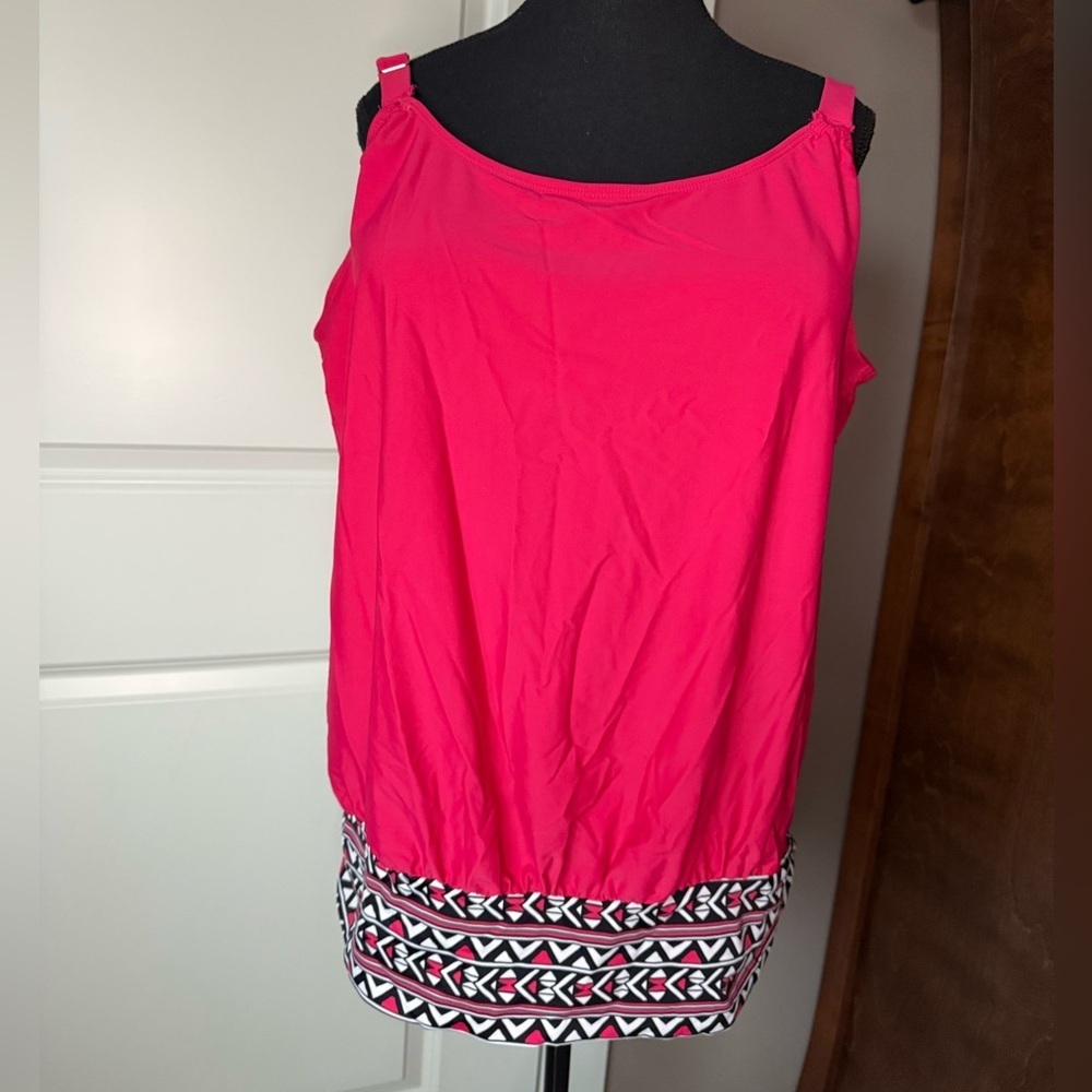 Stylish Pink Women's Tankini Top